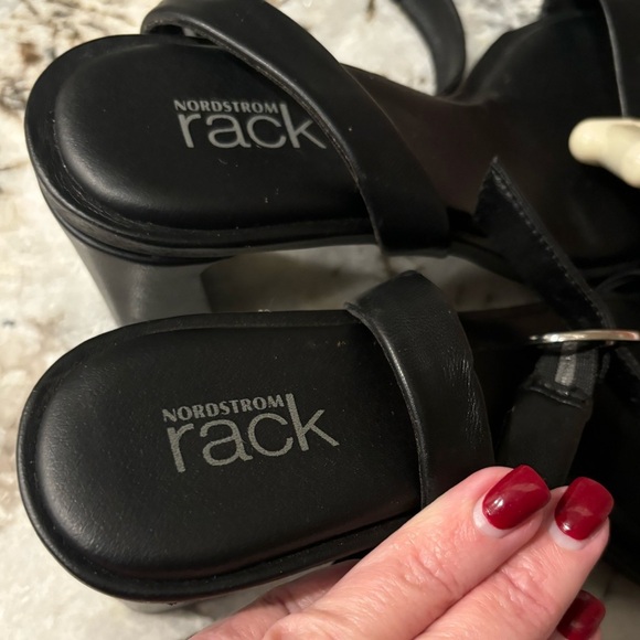 Nordstrom Rack Faux Leather Black Landry Sandal Size 5 - Picture 3 of 5